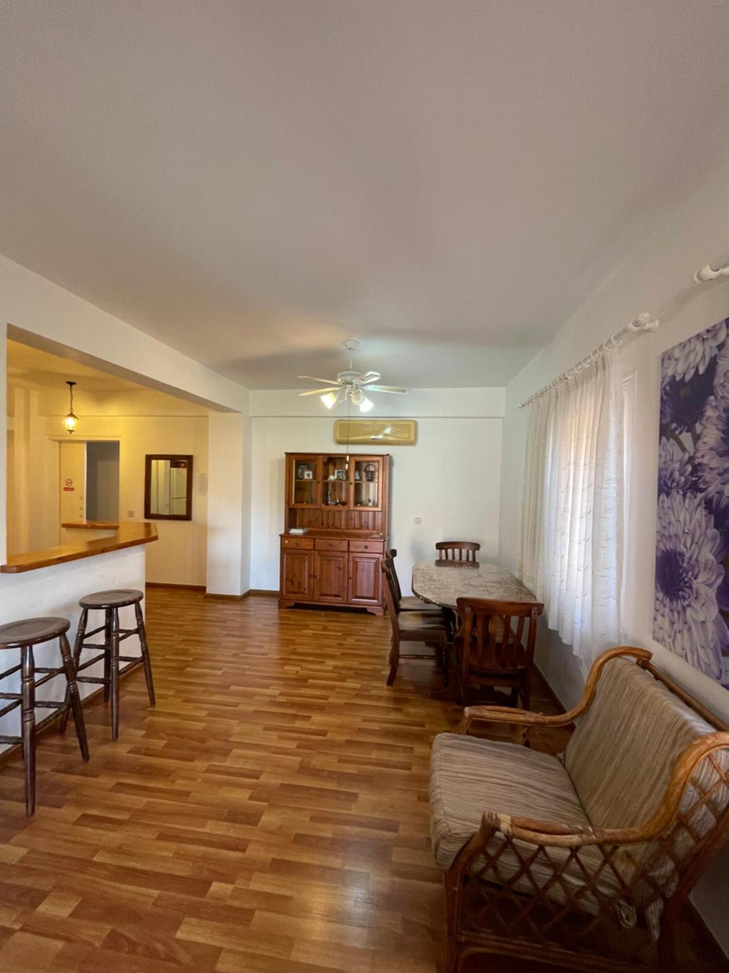 Limnaria Gardens Two Bedroom Apartment With Balcony Paphos Exterior photo